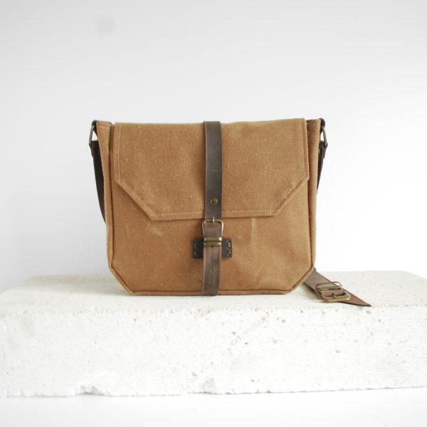 C6F573B8-157E-4C43-AAED-4E0D7AB07901