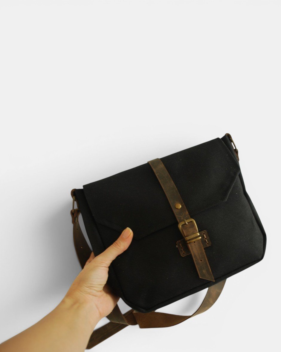Waxed Canvas Postacı Siyah