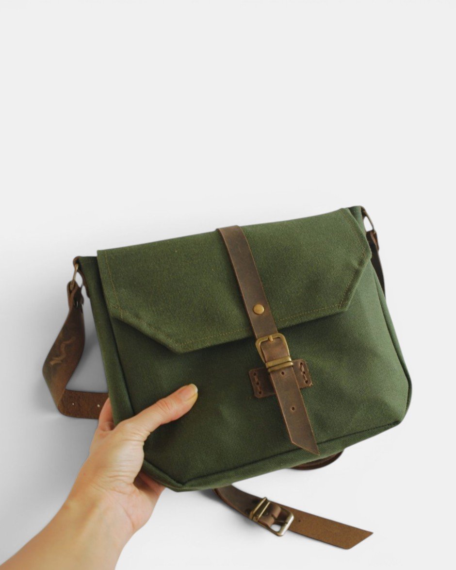 Waxed Canvas Postacı Haki