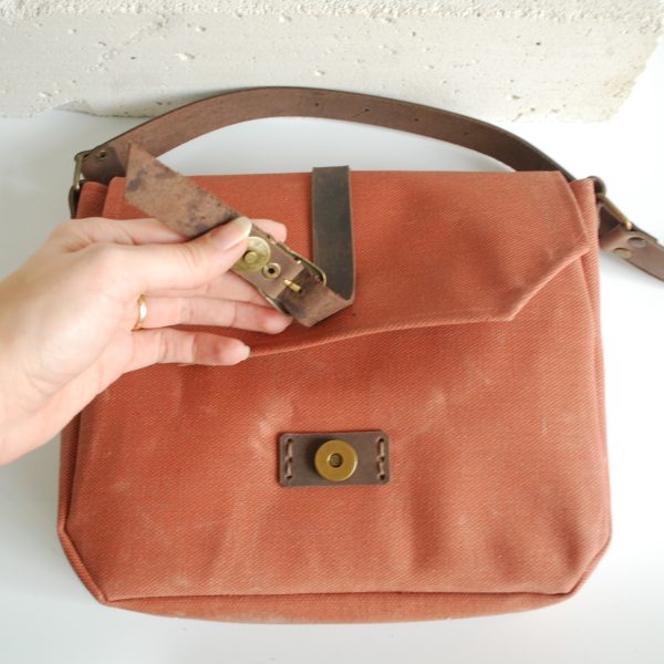 0A372F1B-7BFD-4BE2-A9EE-53575A44BF96