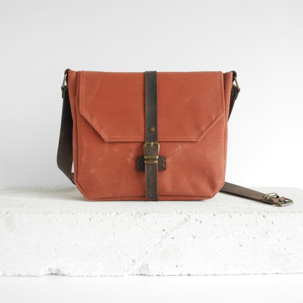 6A87FA1F-D55D-45E4-A177-FFD014044F6E