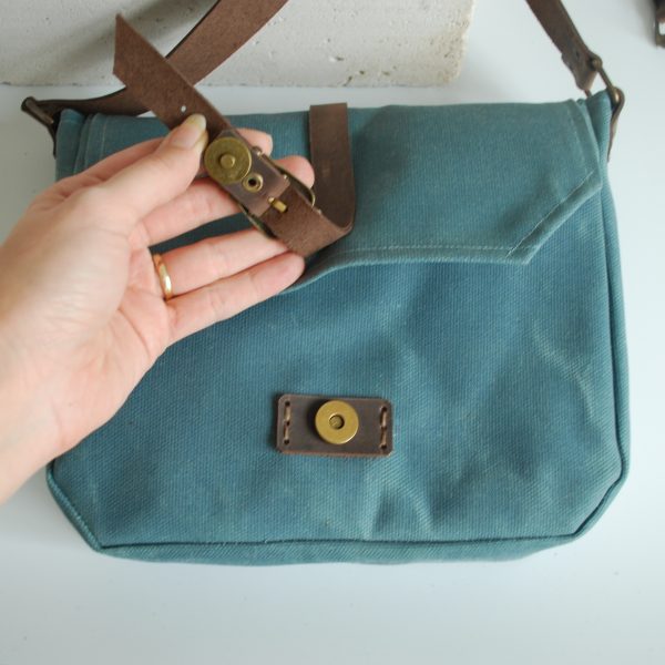 ABE68204-BD39-439C-981B-F6C040345764