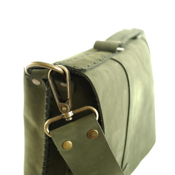 52AEBD61-BAD3-4EA3-A796-CD4038038C16