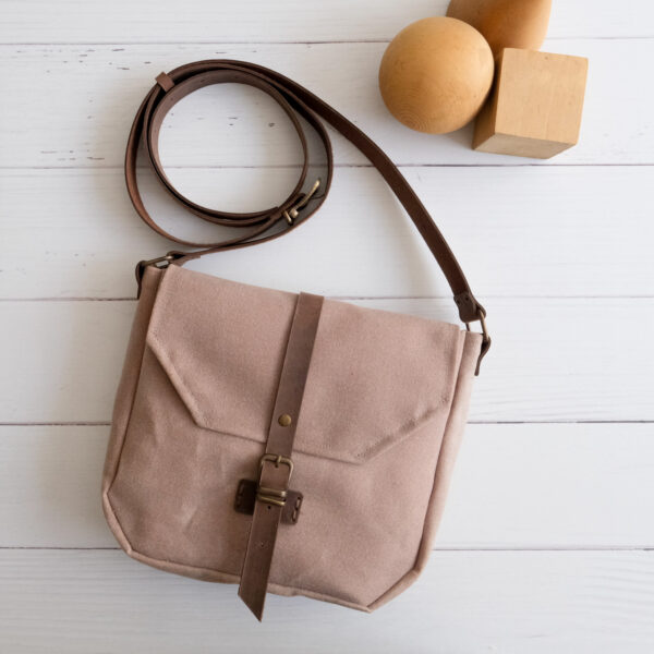 3861E55E-8D43-40A3-85DE-C22E3887FD6A