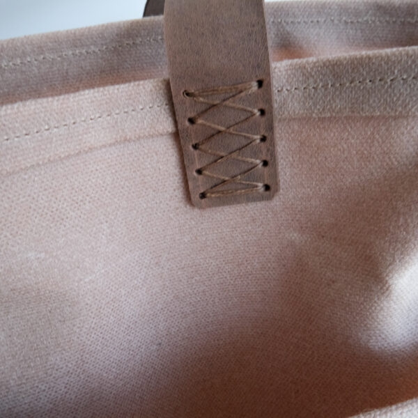 DF85FFEF-6BF7-4D2D-BF33-82BE7AEAC097