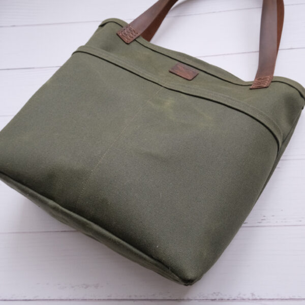 3E8D0E8F-9465-441C-ACB9-5786932538CE