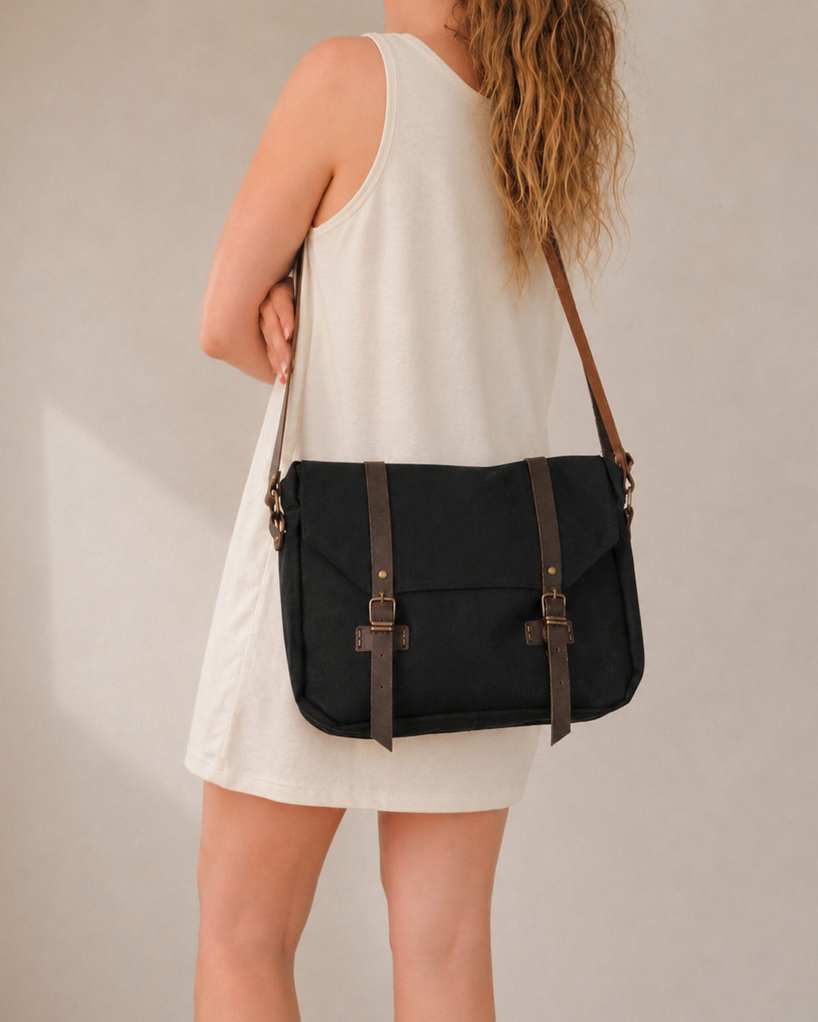 Waxed Canvas Messenger Bag Siyah - Görsel 2