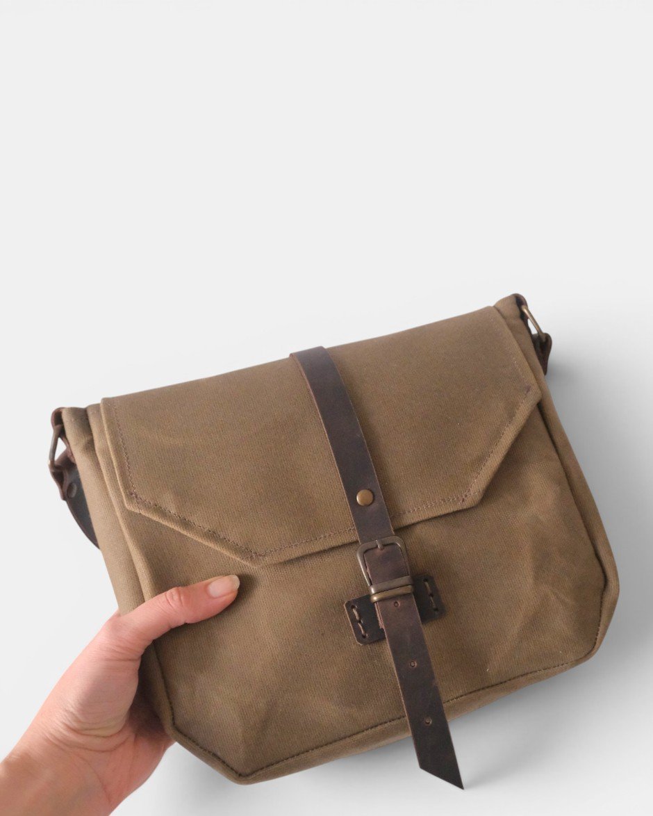 Waxed Canvas Postacı Kahve